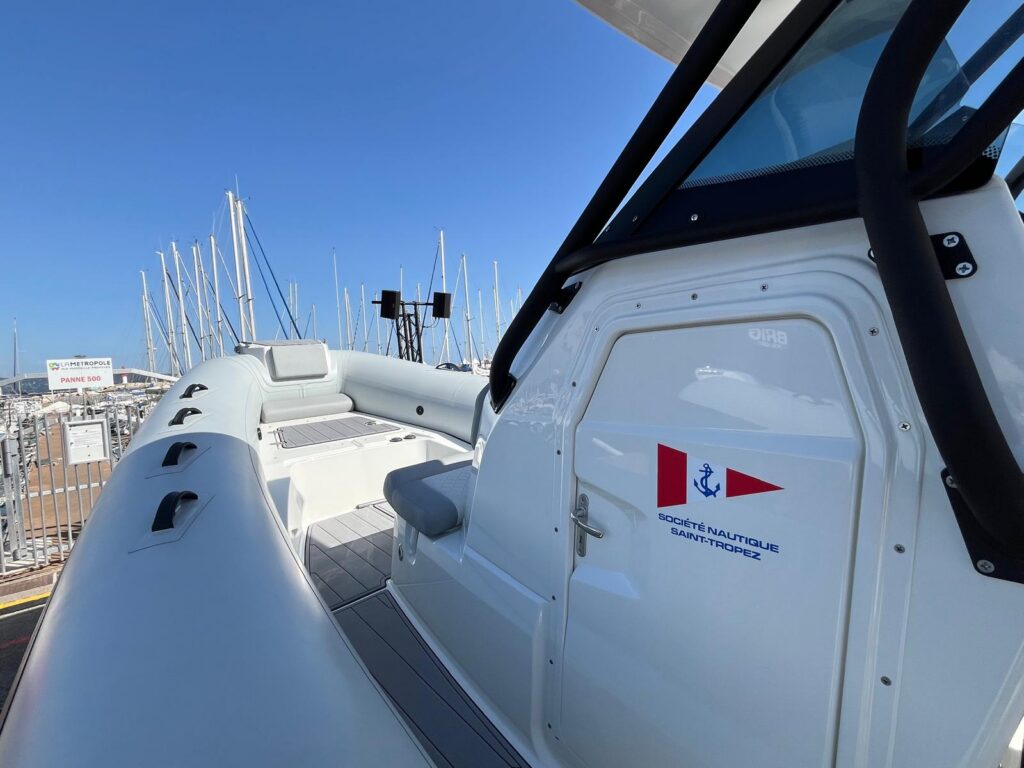 Série Limitée : Quand BRIG et Suzuki s’associent aux couleurs de la Société Nautique de Saint-Tropez !